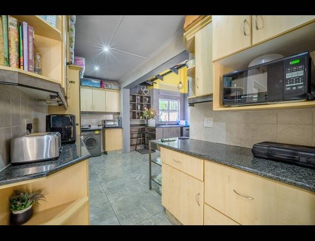 4 BEDROOM HOUSE FOR SALE IN WESTVILLE